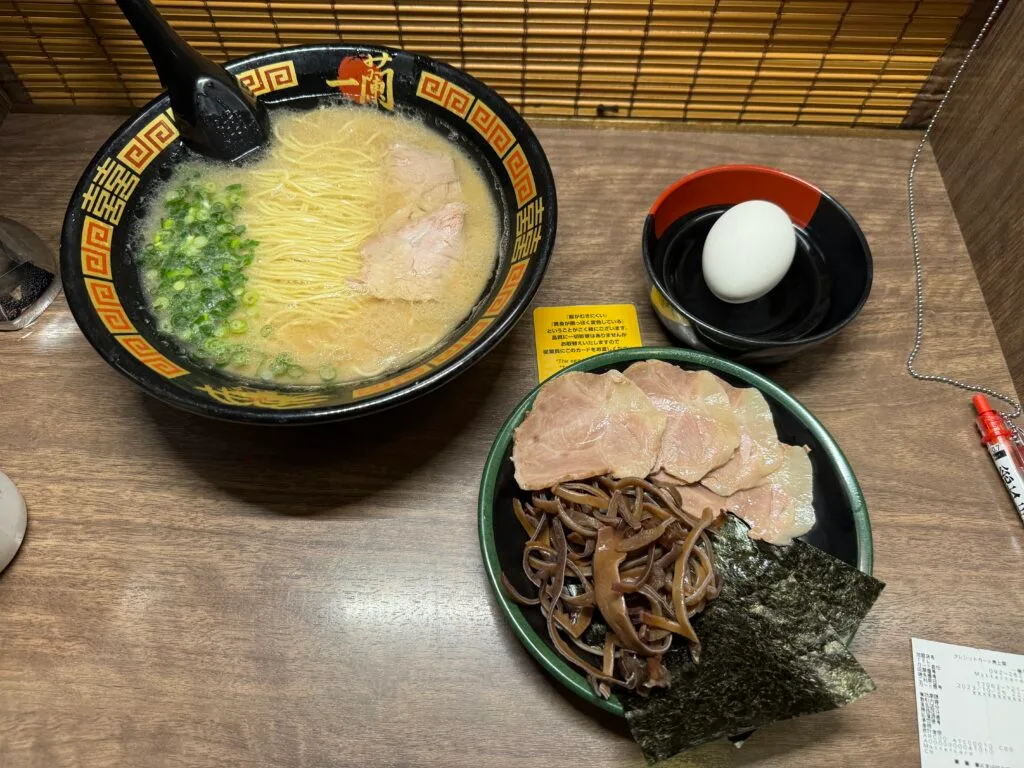[餐飲體驗] 日本福岡 限定一蘭拉麵三大特色店：總店、太宰府店、天神西通店