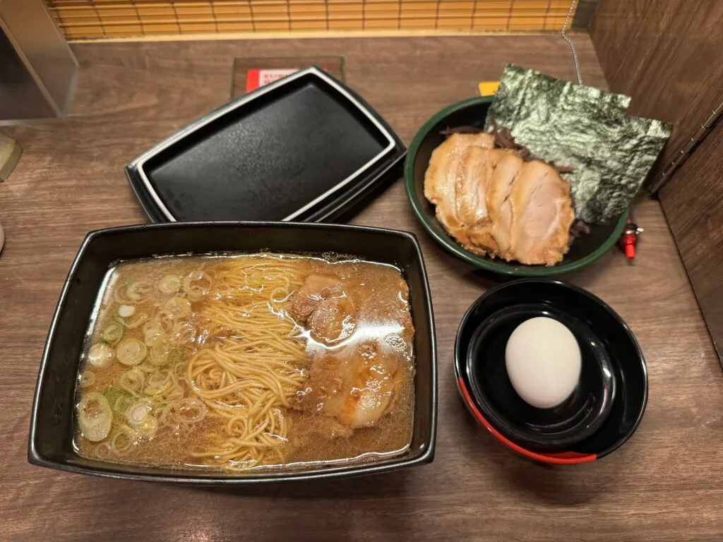 [餐飲體驗] 日本福岡 限定一蘭拉麵三大特色店：總店、太宰府店、天神西通店