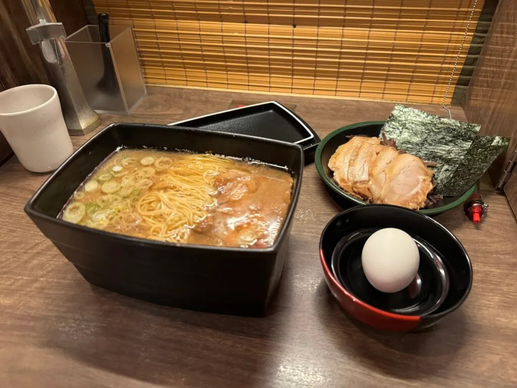 [餐飲體驗] 日本福岡 限定一蘭拉麵三大特色店：總店、太宰府店、天神西通店