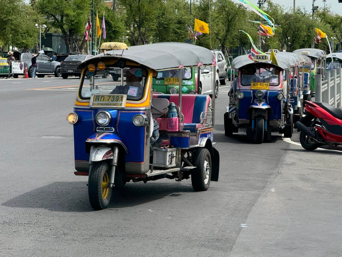 [旅遊交通] 泰國曼谷 搭乘嘟嘟車(Tuk-Tuk)：深入了解嘟嘟車的文化與魅力