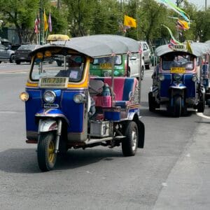 [旅遊交通] 泰國曼谷 搭乘嘟嘟車(Tuk-Tuk)：深入了解嘟嘟車的文化與魅力