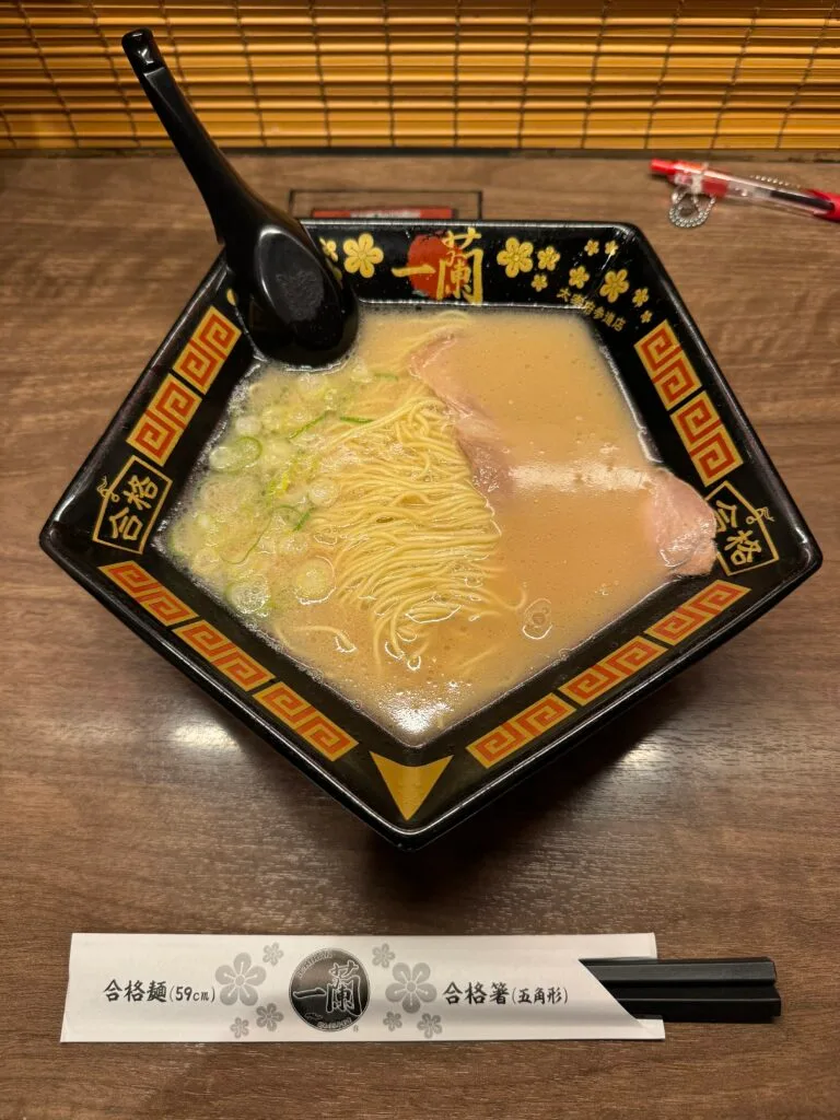 [餐飲體驗] 日本福岡 限定一蘭拉麵三大特色店：總店、太宰府店、天神西通店