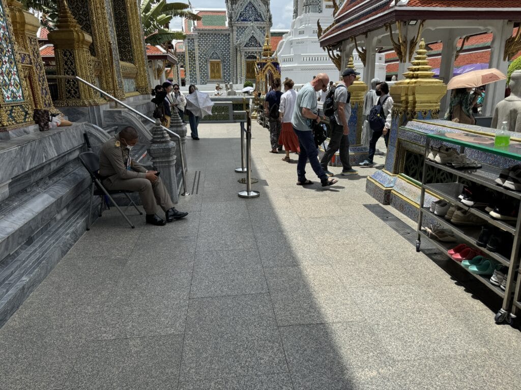 [景點介紹] 泰國曼谷 大皇宮與玉佛寺深度探索：從建築美學到文化精華，必看的歷史景點