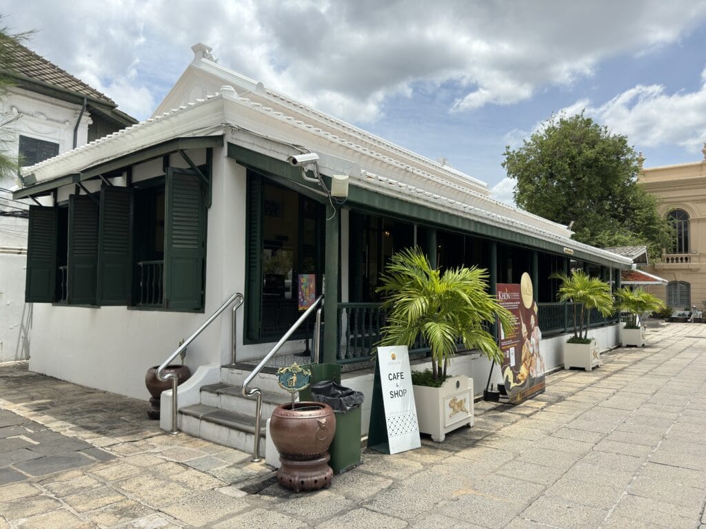 [景點介紹] 泰國曼谷 大皇宮與玉佛寺深度探索：從建築美學到文化精華，必看的歷史景點