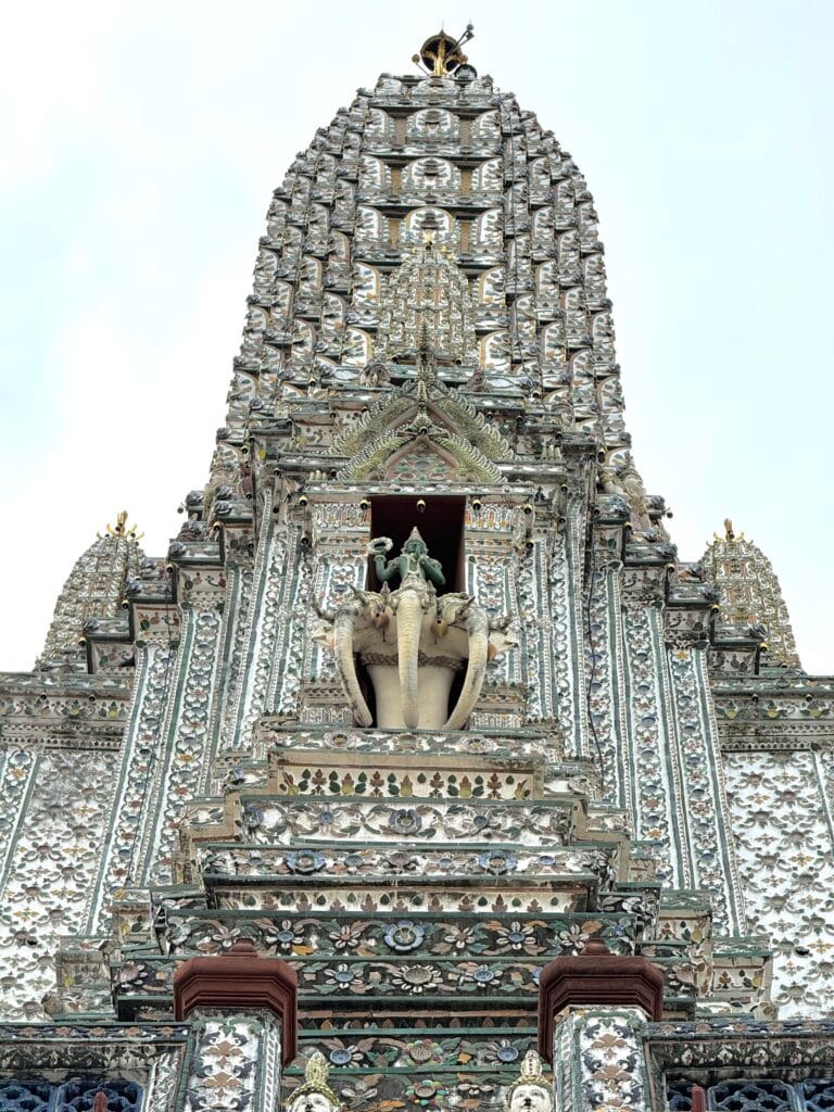 [景點攻略] 泰國曼谷 鄭王廟(黎明寺 Wat Arun) 昭披耶河畔歷史最悠久的建築