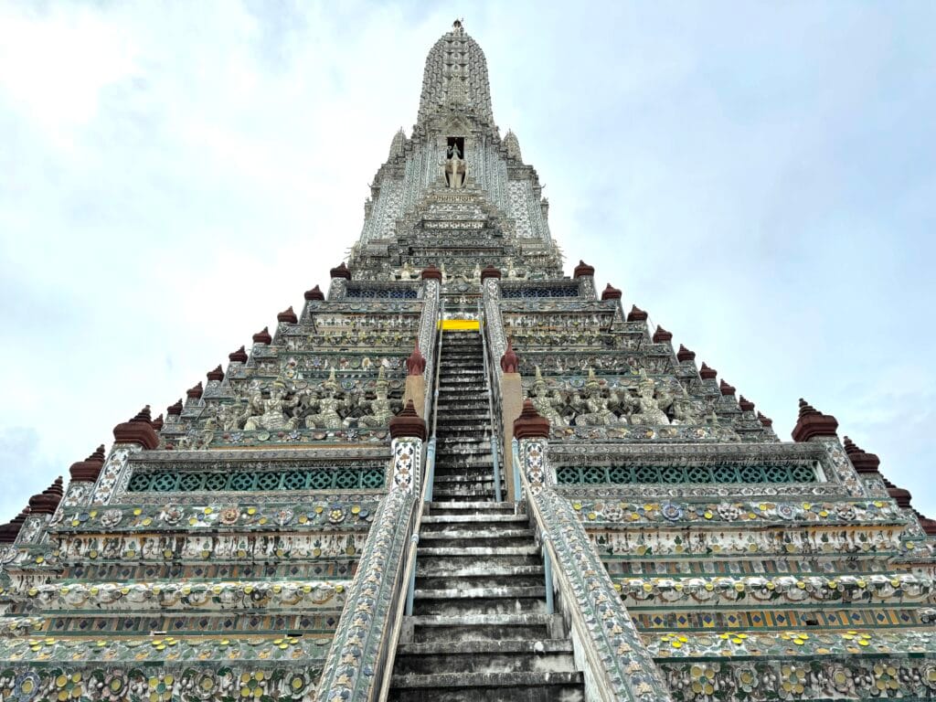 [景點攻略] 泰國曼谷 鄭王廟(黎明寺 Wat Arun) 昭披耶河畔歷史最悠久的建築