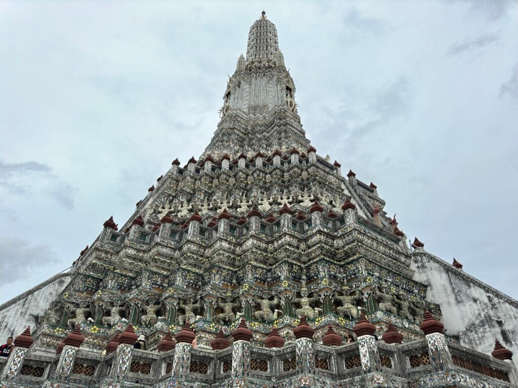 [景點攻略] 泰國曼谷 鄭王廟(黎明寺 Wat Arun) 昭披耶河畔歷史最悠久的建築
