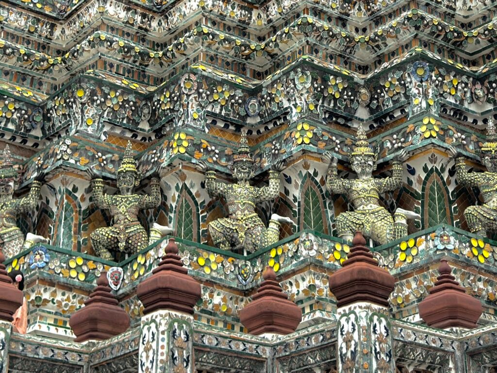 [景點攻略] 泰國曼谷 鄭王廟(黎明寺 Wat Arun) 昭披耶河畔歷史最悠久的建築