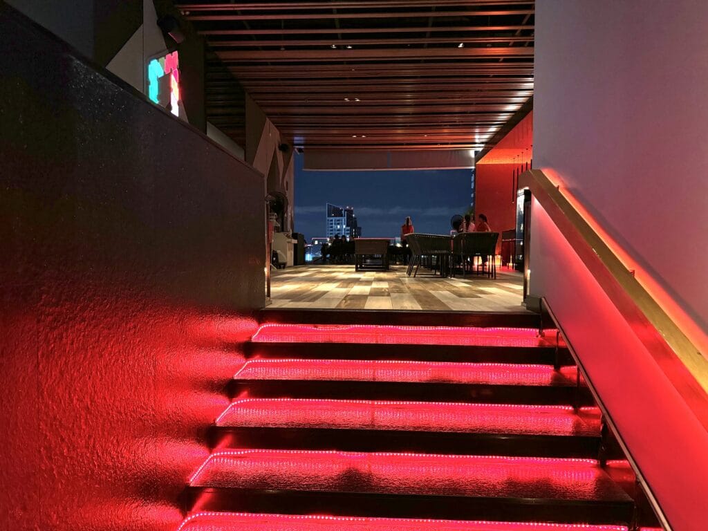 [餐飲體驗] 泰國曼谷 RedSquare Rooftop Bar