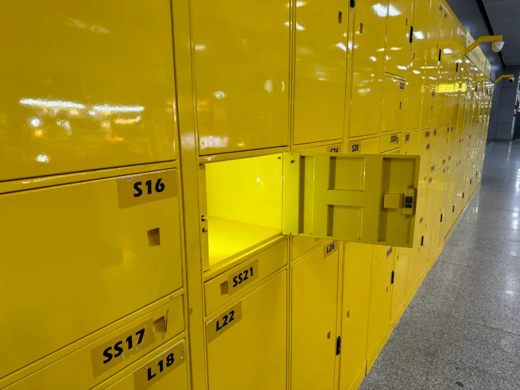 [實用設施] 泰國曼谷 行李寄物櫃 LOCK BOX 使用教學 曼谷阿皮瓦中央車站
