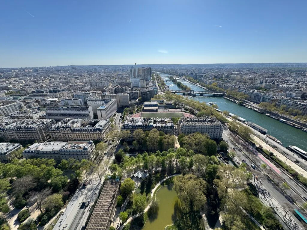 [景點攻略] 法國巴黎 艾菲爾鐵塔：現場購票實測及各樓層詳細介紹