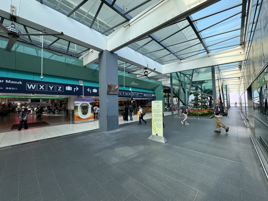 [景點介紹] 馬來西亞 吉隆坡國際機場(KUL)：從餐飲住宿、連外交通到機場觀景台的完整介紹