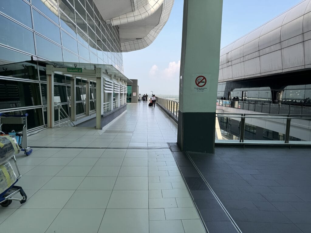 [景點介紹] 馬來西亞 吉隆坡國際機場(KUL)：從餐飲住宿、連外交通到機場觀景台的完整介紹