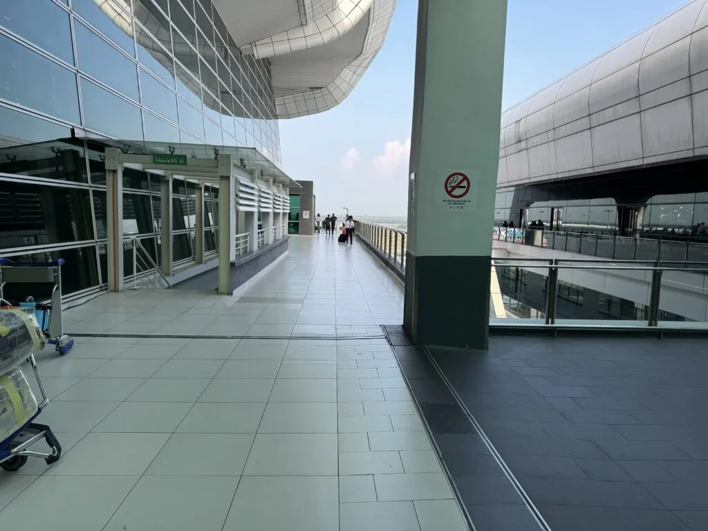 [景點介紹] 馬來西亞 吉隆坡國際機場(KUL)：從餐飲住宿、連外交通到機場觀景台的完整介紹