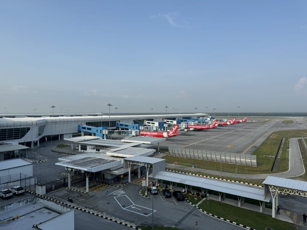 [景點介紹] 馬來西亞 吉隆坡國際機場(KUL)：從餐飲住宿、連外交通到機場觀景台的完整介紹