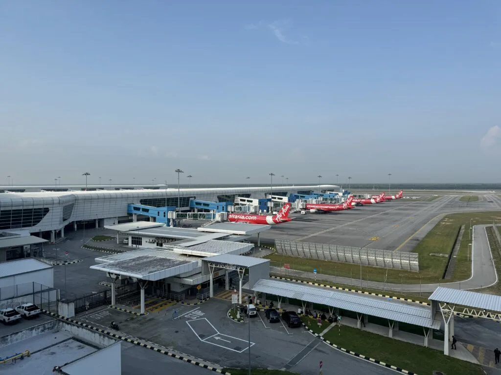 [景點介紹] 馬來西亞 吉隆坡國際機場(KUL)：從餐飲住宿、連外交通到機場觀景台的完整介紹