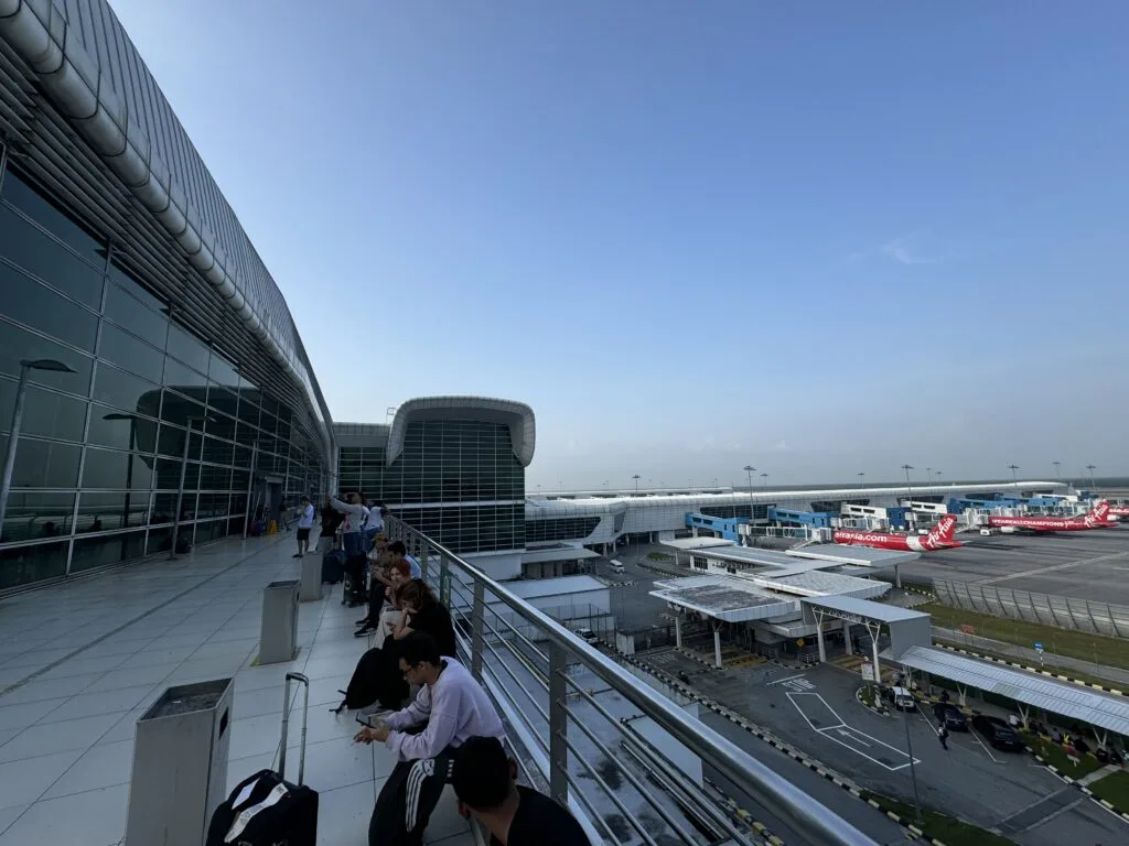 [景點介紹] 馬來西亞 吉隆坡國際機場(KUL)：從餐飲住宿、連外交通到機場觀景台的完整介紹