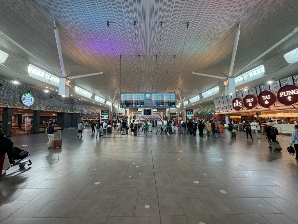 [景點介紹] 馬來西亞 吉隆坡國際機場(KUL)：從餐飲住宿、連外交通到機場觀景台的完整介紹