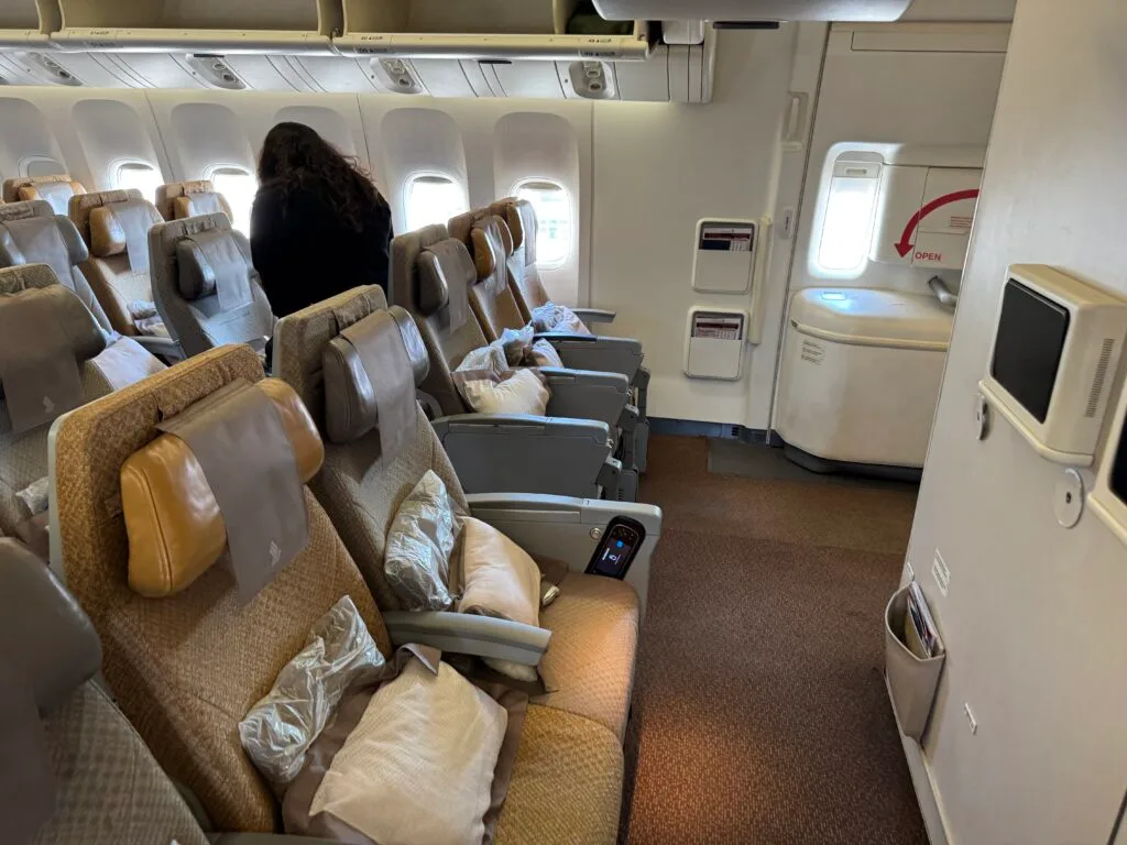 [飛行體驗] 新加坡航空 Singapore Air SQ335/SQ878 巴黎(CDG)-新加坡(SIN)-台北(TPE)
