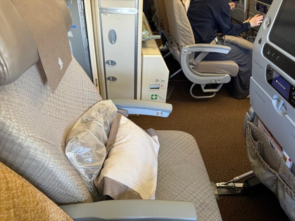 [飛行體驗] 新加坡航空 Singapore Air SQ335/SQ878 巴黎(CDG)-新加坡(SIN)-台北(TPE)