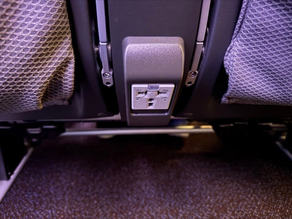 [飛行體驗] 新加坡航空 Singapore Air SQ335/SQ878 巴黎(CDG)-新加坡(SIN)-台北(TPE)