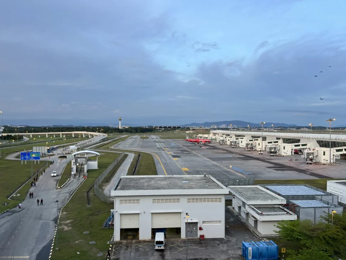 [景點介紹] 馬來西亞 吉隆坡國際機場(KUL)：從餐飲住宿、連外交通到機場觀景台的完整介紹