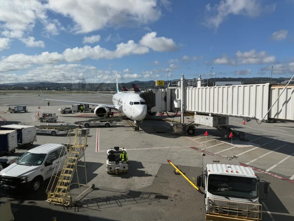 [飛行體驗] 阿拉斯加航空 Alaska Airlines 華盛頓杜勒斯(IAD)-舊金山(SFO)