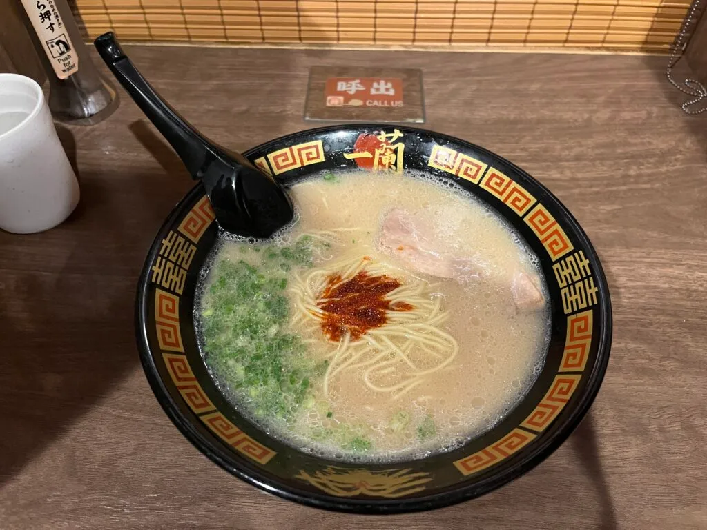 [餐飲體驗] 日本福岡 限定一蘭拉麵三大特色店：總店、太宰府店、天神西通店