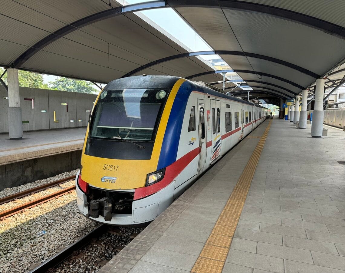 [旅遊交通] 馬來西亞 吉隆坡 鐵道通勤鐵路KTM Komuter：吉隆坡直達黑風洞