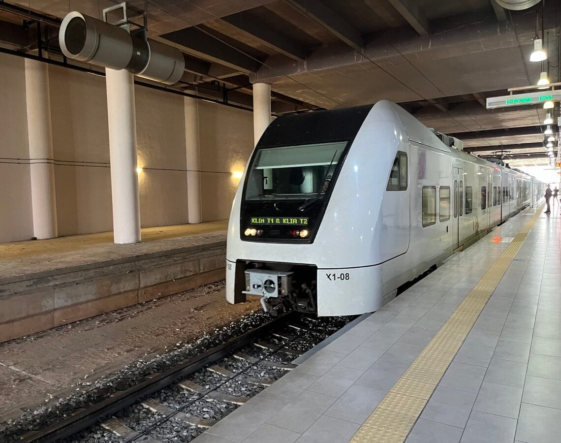 [旅遊交通] 馬來西亞 吉隆坡機場快線：從機場到市區的最快捷徑