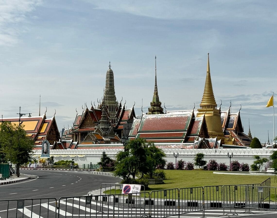 [景點介紹] 泰國曼谷 大皇宮與玉佛寺深度探索：從建築美學到文化精華，必看的歷史景點