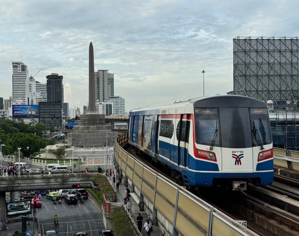[景點介紹] 泰國曼谷 從空鐵BTS上欣賞並認識勝利紀念碑 Victory Monument