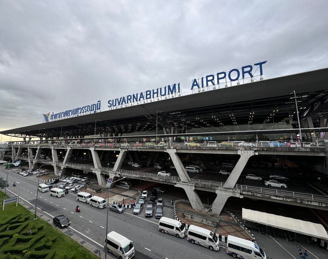 [景點介紹] 泰國曼谷 素萬那普機場(BKK)：從設施、餐飲到交通的完整指南